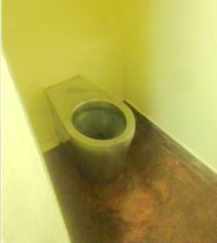 Cell toilet