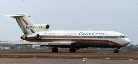United_Airlines_B-727_N7629U.jpg